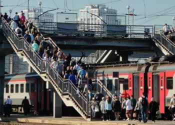 Дополнительные электрички запустят для новосибирцев на День города
