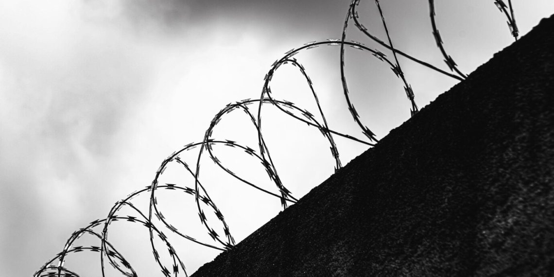 Заключенного новосибирца оштрафовали за тату с символикой АУЕ*