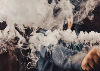 Полный запрет на продажу вейпов и электронных сигарет хотят ввести в России