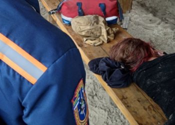 Бутылка водки вместо лагеря: в Новосибирске потребовалась помощь пьяному ребёнку