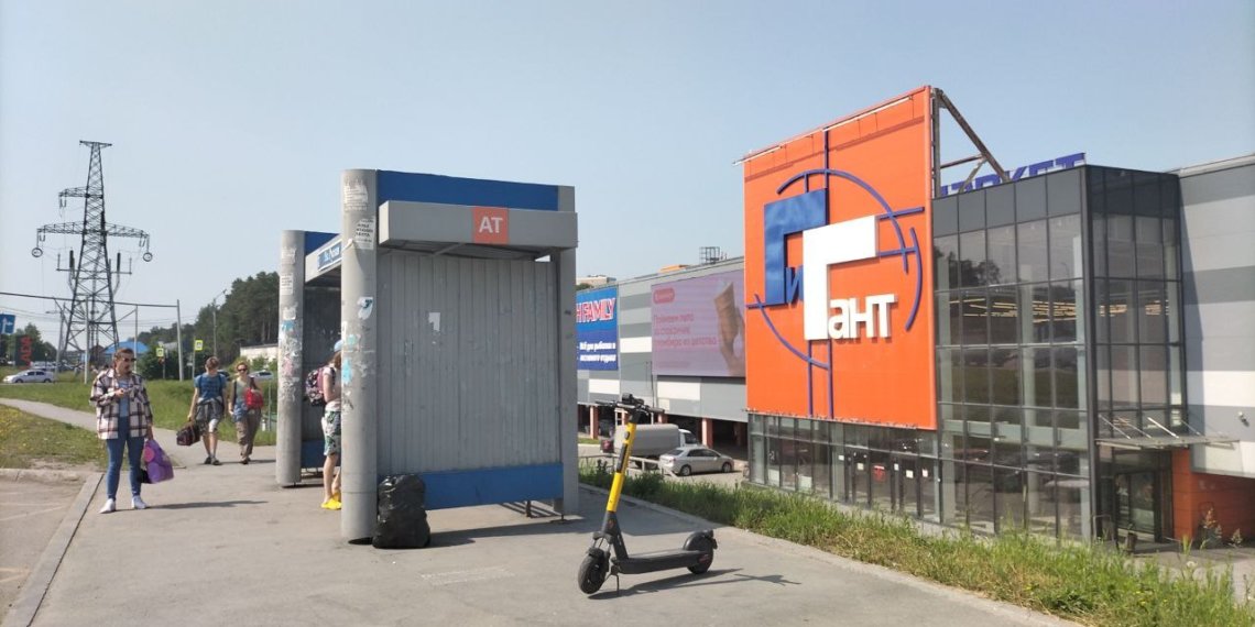 Огонь, вода и медные трубы: через что проходит пассажир общественного транспорта летом?