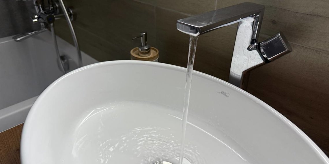 В пяти районах Новосибирска отключат горячую воду