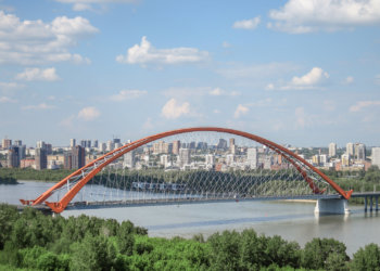 Вид как ценный актив: почему популярны квартиры с видом на Бугринский мост