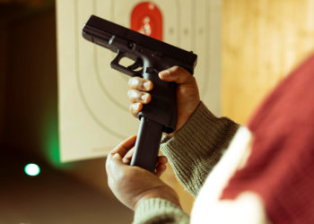 Нашел пистолет на улице: новосибирец отправился в колонию за покупку оружия