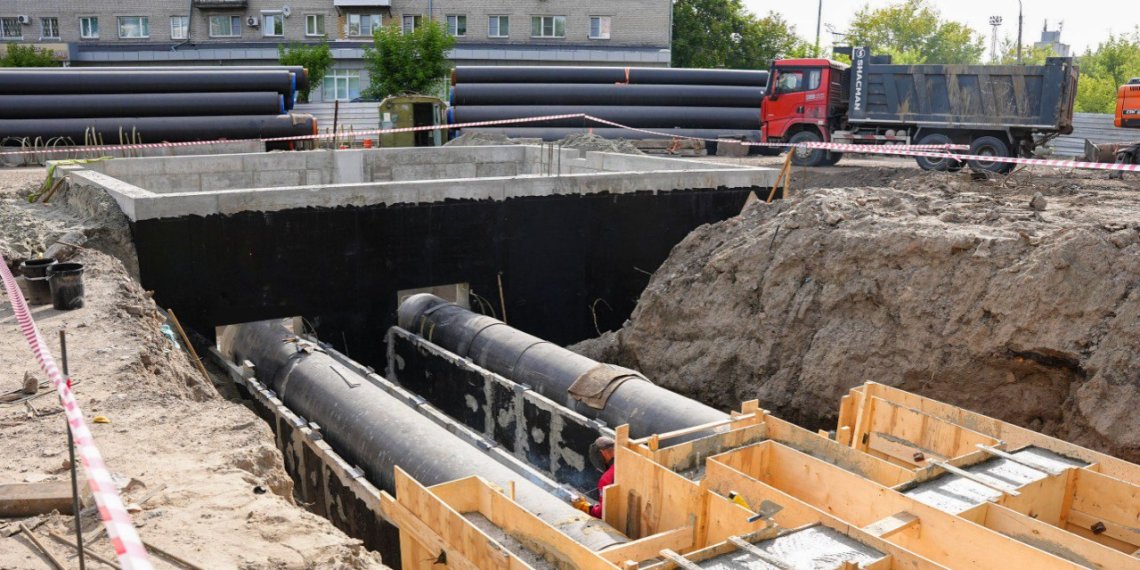 Теплоэнергетики меняют 57-летний трубопровод в Дзержинском районе