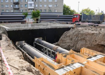 Теплоэнергетики меняют 57-летний трубопровод в Дзержинском районе