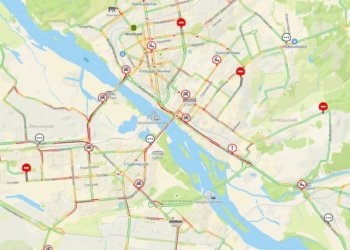 Новосибирск из-за дождя сковали адские пробки