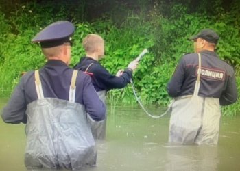 Подростки избили камнем и ударили ножом сверстника в Новосибирской области