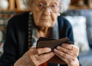 Стала известна средняя пенсия неработающих пенсионеров в России