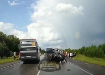 Четыре человека погибли в страшном ДТП на сибирской трассе