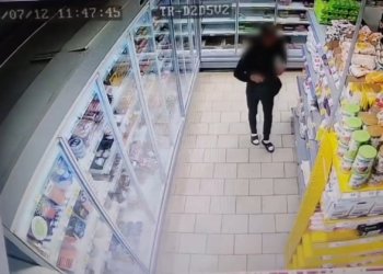 Житель Новосибирска пытался украсть девять палок колбасы