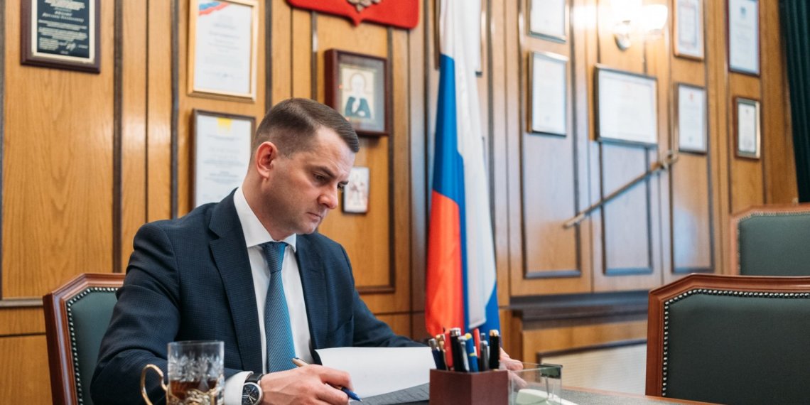 Депутаты Госдумы предложили сделать пятницу сокращённым рабочим днём