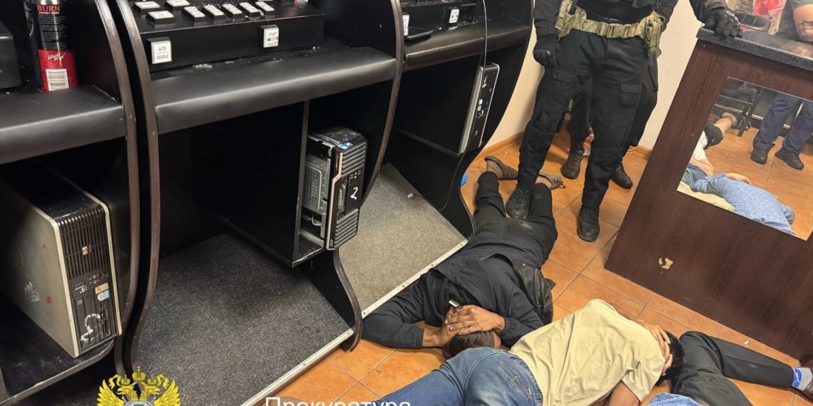 Ледорубом по голове: в Новосибирской области будут судить заключённого после конфликта с другим сидельцем