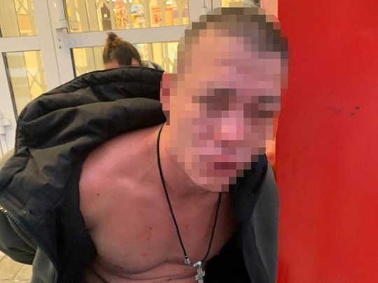 Новосибирец с мачете три месяца безнаказанно выносил товар из магазина