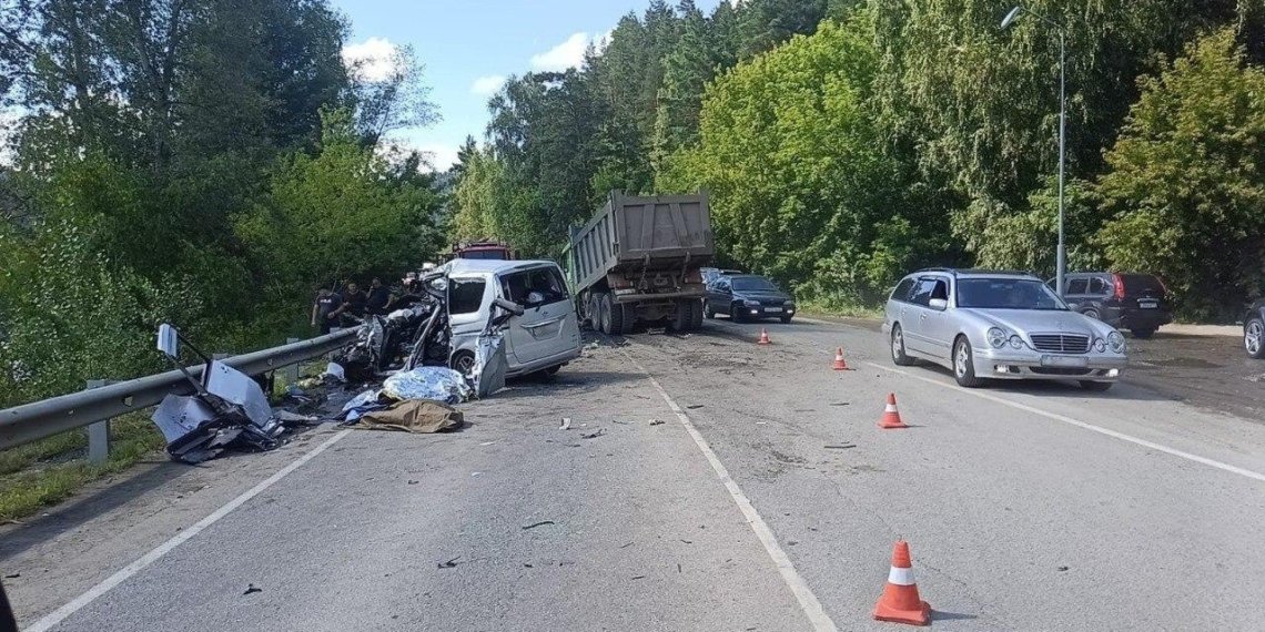 Две женщины и ребёнок из Новосибирска погибли в ДТП на Алтае