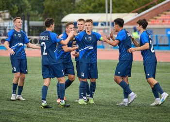 ФК «Сибирь» начали сезон с ничьей