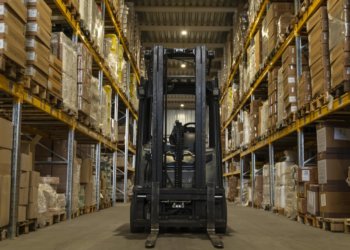 Популярный маркетплейс открыл новый склад крупногабаритных товаров в Новосибирске