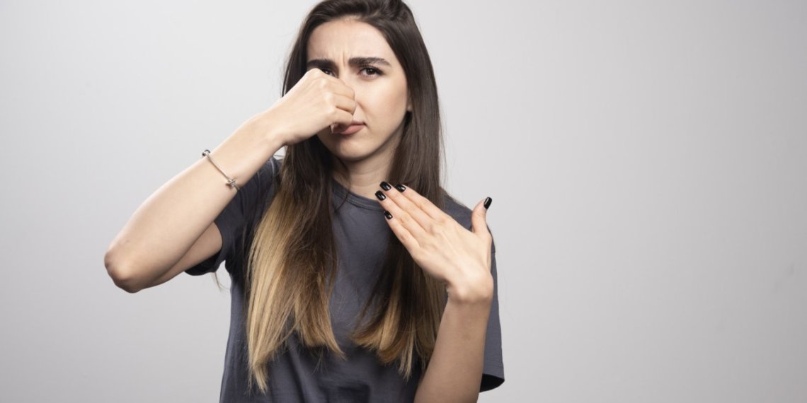 За неприятный запах и неопрятный вид могут уволить