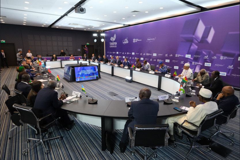 Андрей Травников приветствовал представителей зарубежных делегаций «Технопрома»