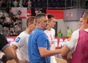 Футзальный «Сибиряк» дважды уступил на выезде в Екатеринбурге