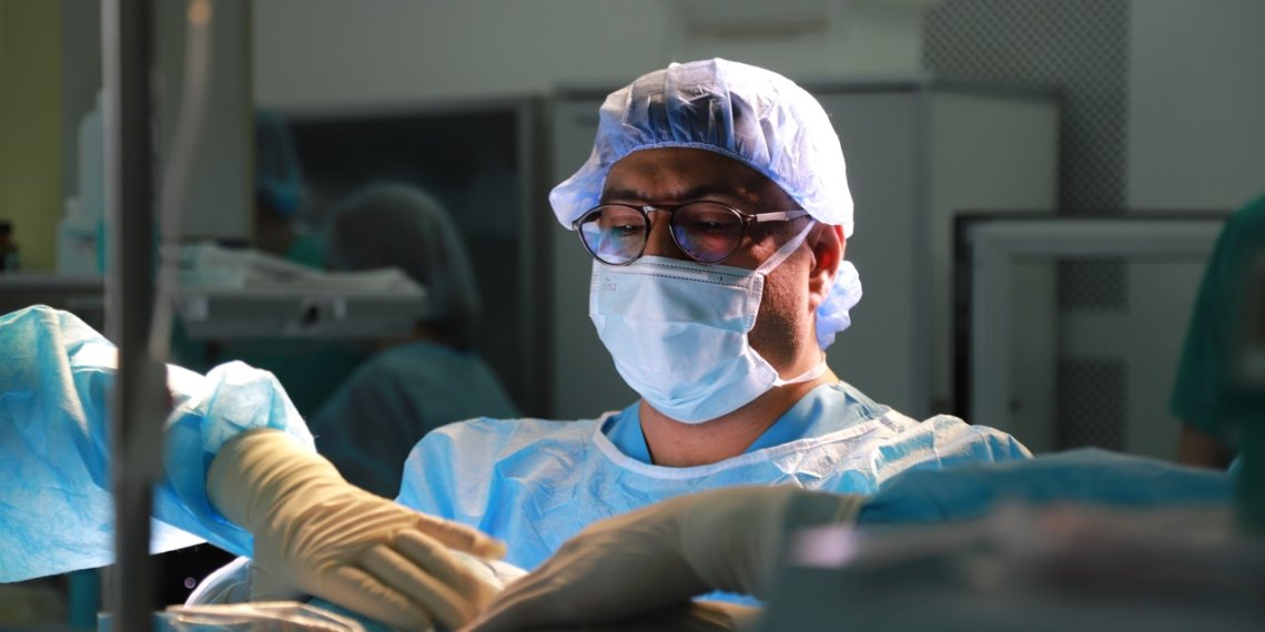 Новосибирец пошёл на нейрохирургическую операцию, чтобы станцевать на свадьбе сына