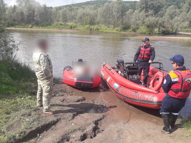 Рыбак дрейфовал на лодке с телом умершего брата