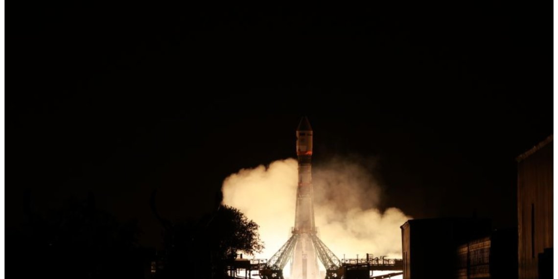 С Байконура запустили ракету-носитель с аппаратом «Бион-М» № 2 с мухами, мышами и растениями