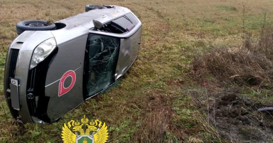 Дебошир за одну ночь угнал три автомобиля, попал в ДТП, осуществил кражу и грабёж