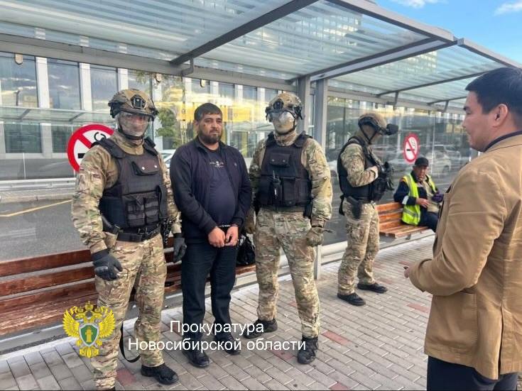 Водителя самосвала, наехавшего на людей на улице Петухова, задержали в Казахстане