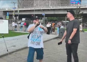 Музыканты на ВДНХ сочинили зажигательную песню о сибирском селе