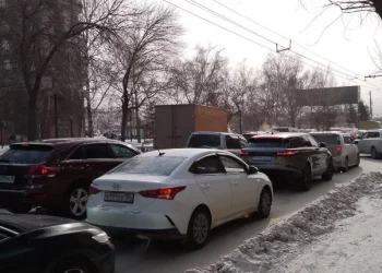 Новосибирцам запретят парковаться на улице Восход