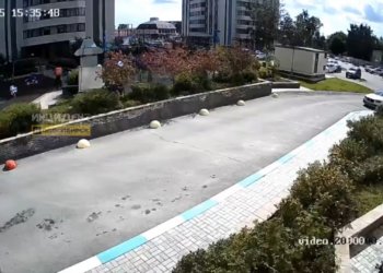 Курьер на электровелосипеде сбил ребёнка во дворе ЖК «Гурьевский» в Новосибирске