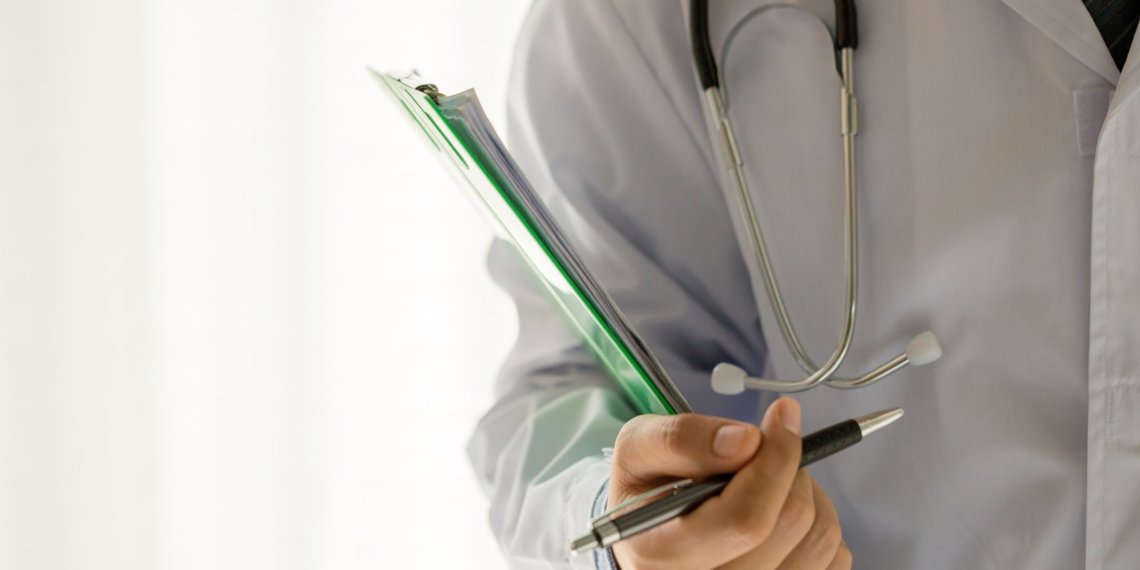 Мигранты не смогут работать в сфере услуг без знания русского языка