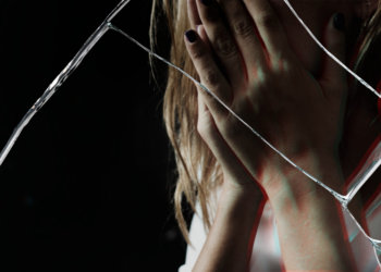 Сибирячки до смерти избили подругу разделочной доской во время застолья под Новосибирском