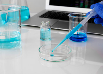 Новосибирские ученые предложили метод очистки воды с помощью бактерий