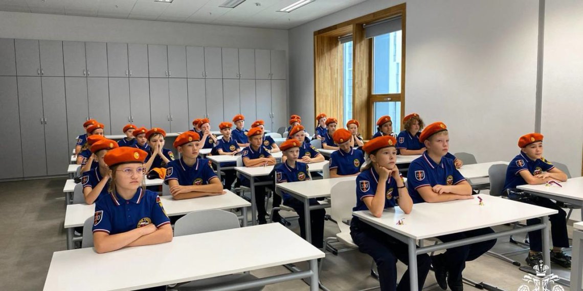 Новый кадетский класс под шефством МЧС открылся в Новосибирске