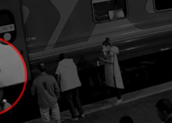 Сибиряк похитил у проводницы телефон за 80 тысяч рублей во время стоянки поезда в Новосибирске