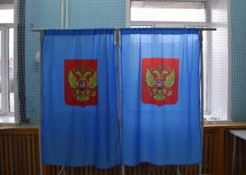 Сибирячку арестовали за дебош на избирательном участке в Новосибирске