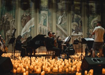 Академгородок 2 октября шоу саундтреков в сиянии тысячи свечей от оркестра MUSE