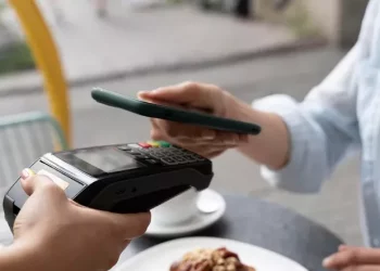 Россияне все чаще используют платежные стикеры при оплате