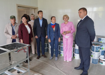 «Партийный десант» «Единой России» провел мониторинг капремонта школы в Ордынском районе — объект включен народную программу партии