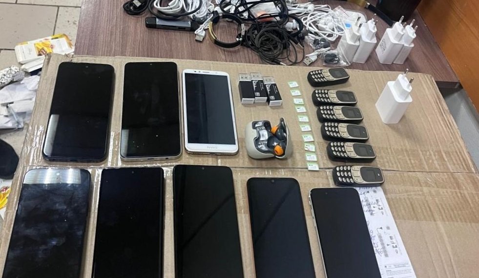 Доставку крупной партии запрещённых предметов пресекли сотрудники СИЗО-1