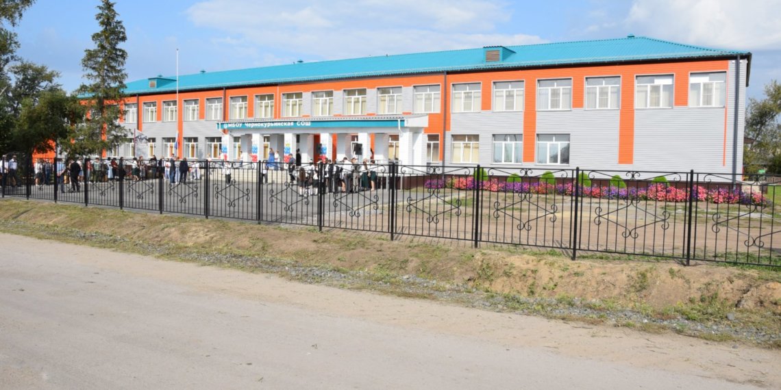 В Карасукском районе открыли школу после капремонта