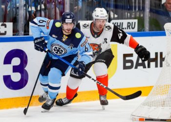 Хоккейная «Сибирь» сумела добиться победы в Хабаровске