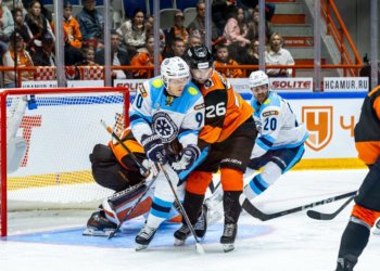 Хоккейная «Сибирь» добилась первой победы в основное время в новом сезоне
