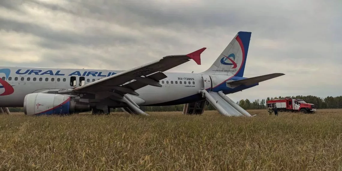 Суд рассмотрит дело об аварийной посадке самолета в поле под Новосибирском — ущерб оценили в 118 млн рублей