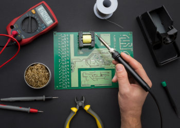 Губернатор Андрей Травников поручил усилить подготовку кадров редких профессий в регионе