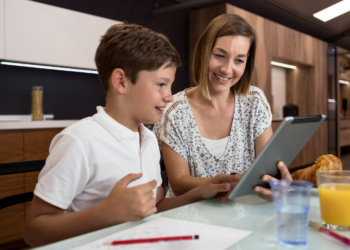 Опрос показал гендерные различия в финансовом воспитании детей в России