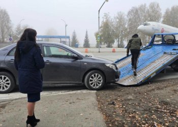 Таксистов-нелегалов и водителя без прав поймали у новосибирского аэропорта Толмачево