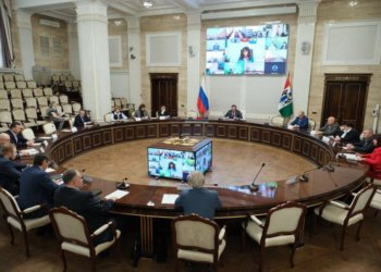 Вопрос организации дополнительных оборудованных рабочих мест для инвалидов обсудили в правительстве Новосибирской области